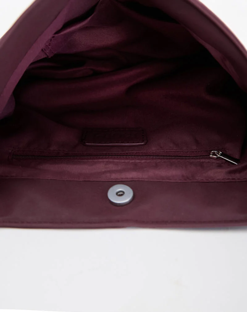 Sac souple clouté en bourgogne