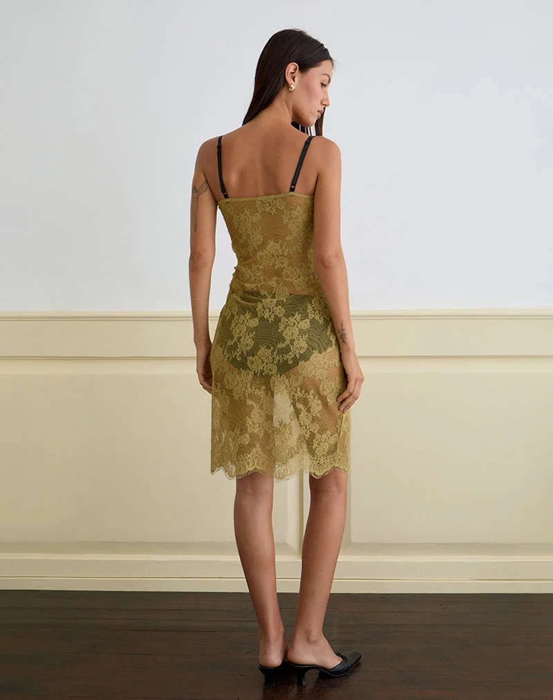 Robe Urian en dentelle Eyelash Chartreuse