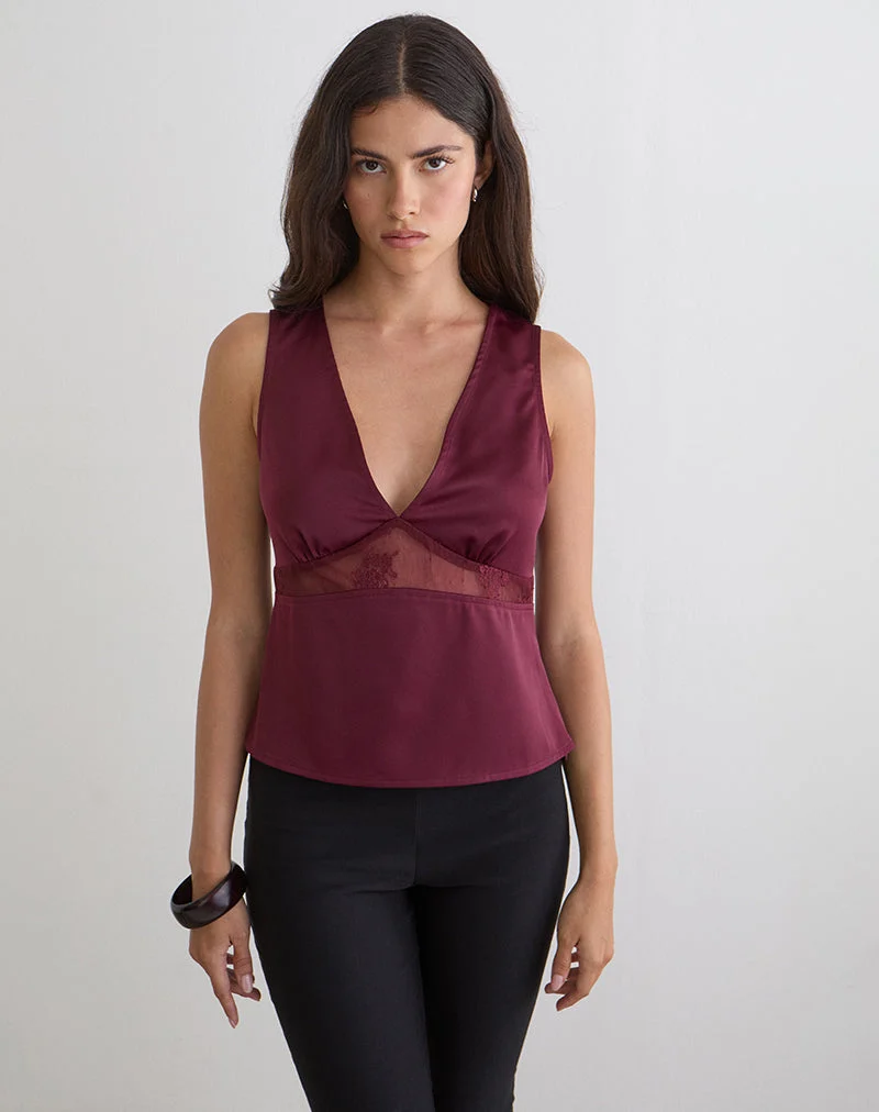 Haut à empiècement en dentelle Valeska en satin Zinfandel