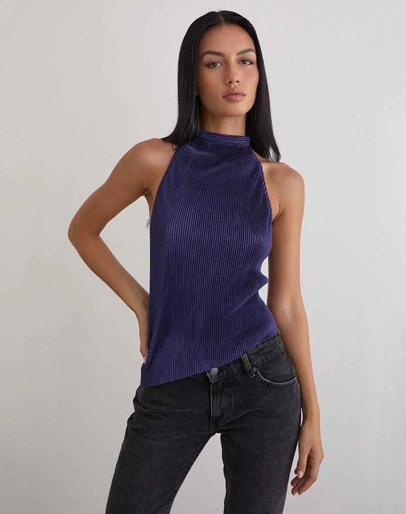 Atsila High Neck Sleeveless Top in Plisse Navy (Top sans manches à col montant)