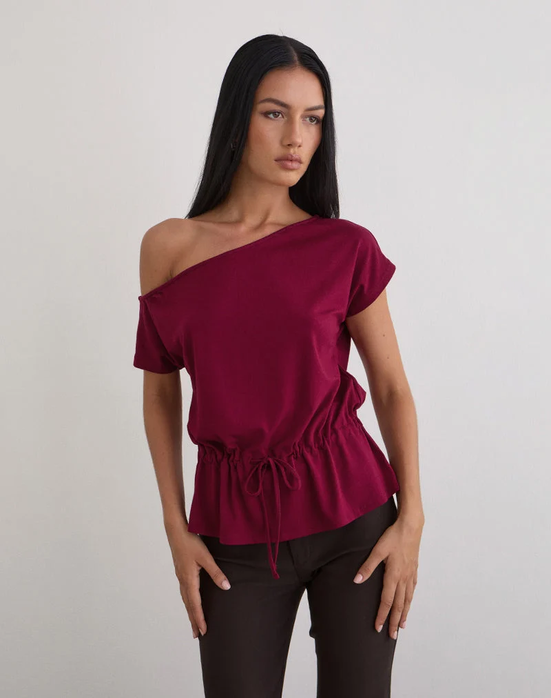 Sika One Shoulder Top in Burgundy with Tie Belt (Top asymétrique avec ceinture à nouer)