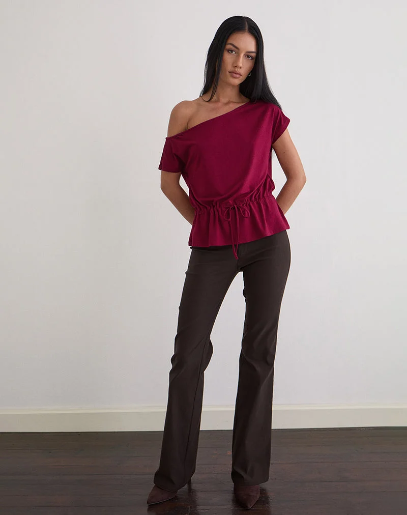 Sika One Shoulder Top in Burgundy with Tie Belt (Top asymétrique avec ceinture à nouer)