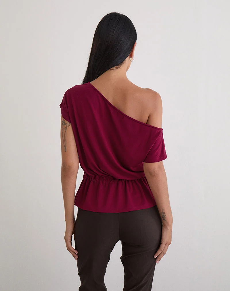 Sika One Shoulder Top in Burgundy with Tie Belt (Top asymétrique avec ceinture à nouer)