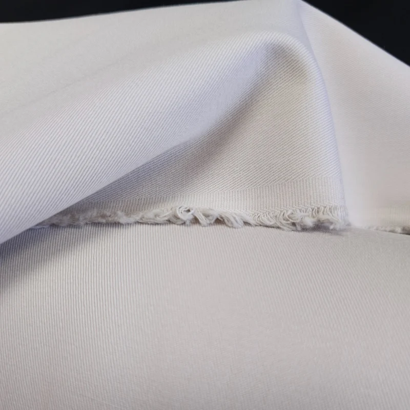 Gabardine de Coton | Beige Pâle | 109 cm | Fin de rouleau