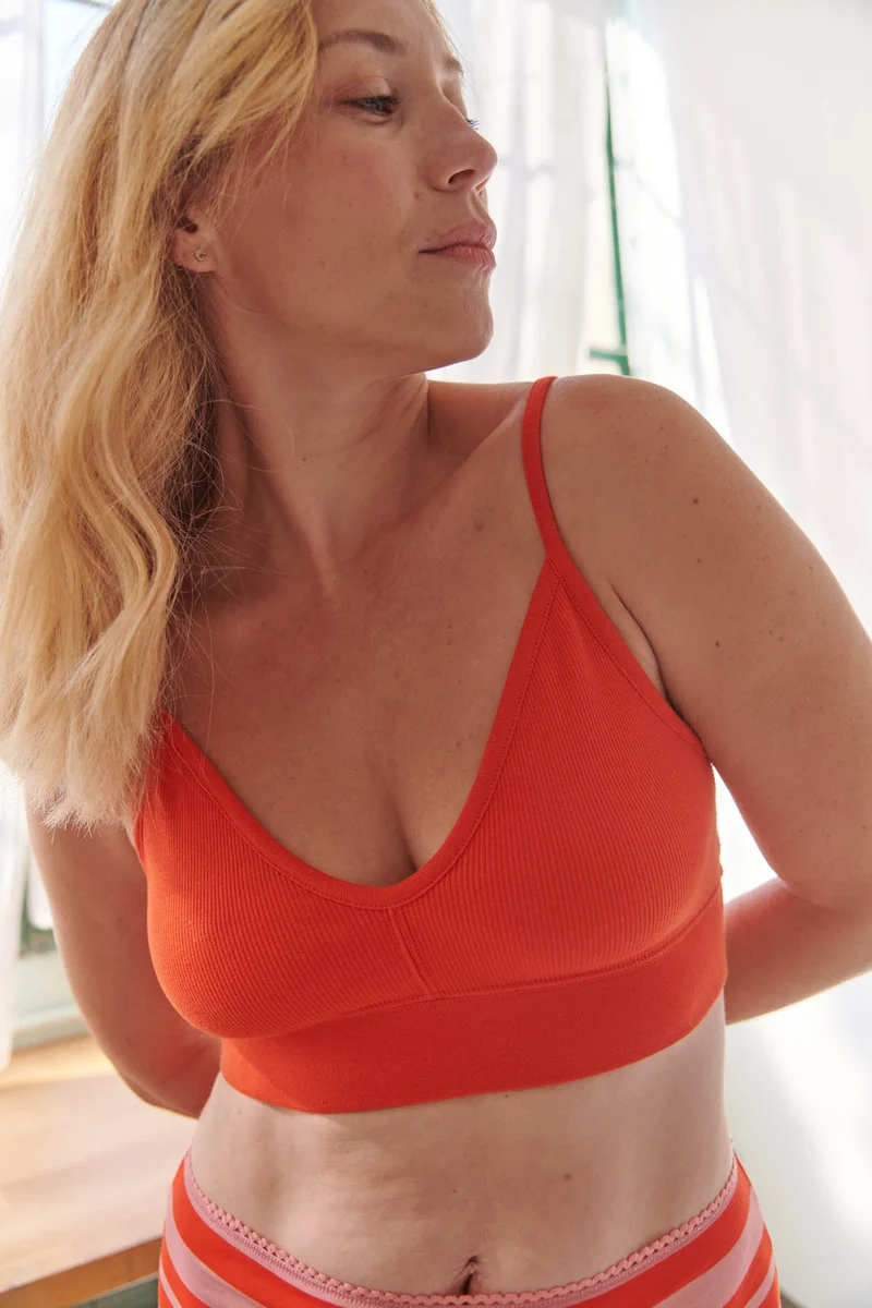 1 BRASSIERE - Rouge + 1 TAILLE HAUTE - Retro lines rouge