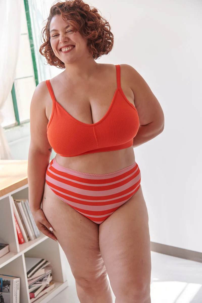 1 BRASSIERE - Rouge + 1 TAILLE HAUTE - Retro lines rouge