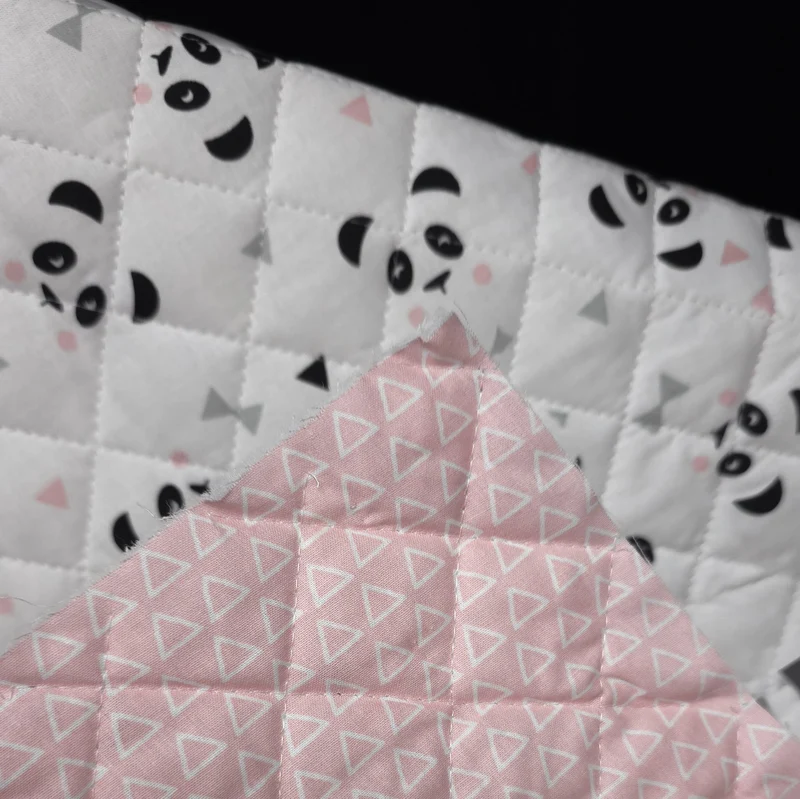 Coton matelassé réversible | Panda & Triangles blush | Rose doux