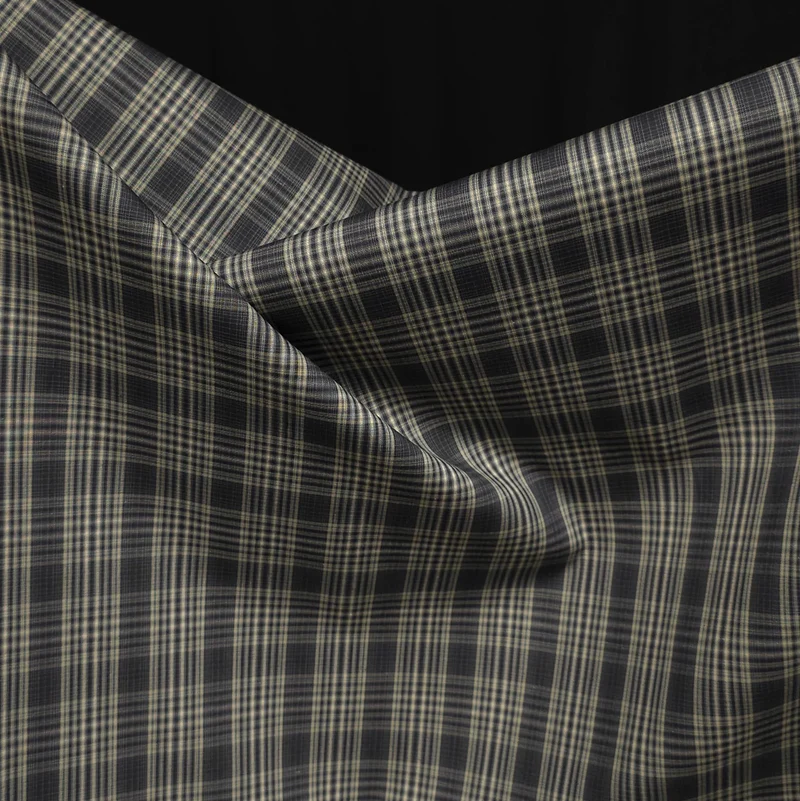 Tissu en coton tissé teint pour chemise | Fabriqué en Italie | Carreaux Noirs & Beiges