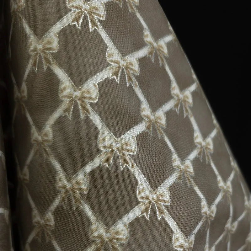 100 % Coton Kona | Éclat des Fêtes | Taupe | Robert Kaufman