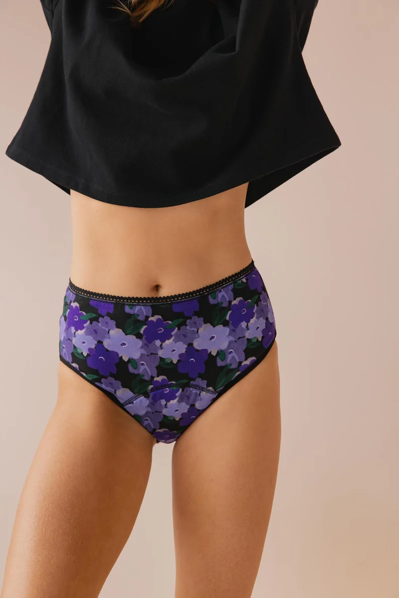 Culotte menstruelle Taille Haute GOTS - Flux abondant | Fleurs Violettes