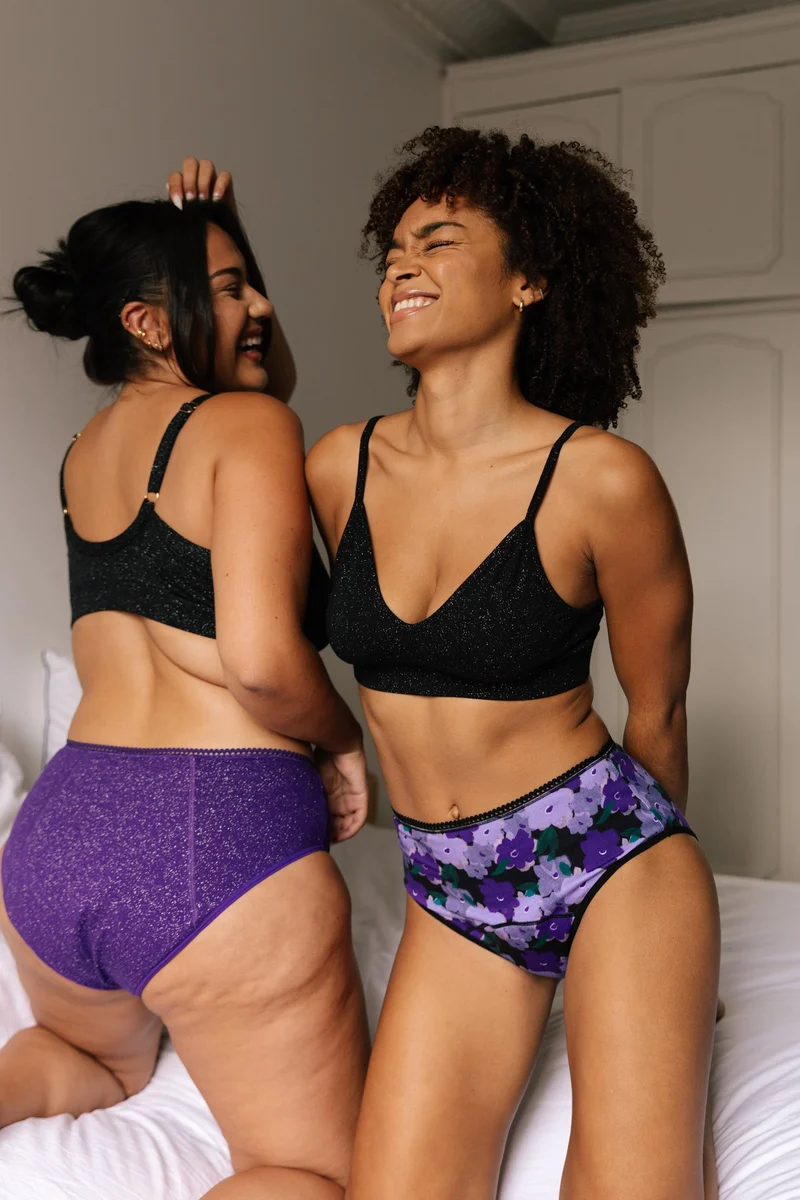 Culotte menstruelle Taille Haute GOTS - Flux abondant | Fleurs Violettes