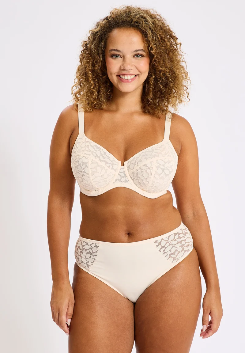 Culotte grande taille rose à dentelle