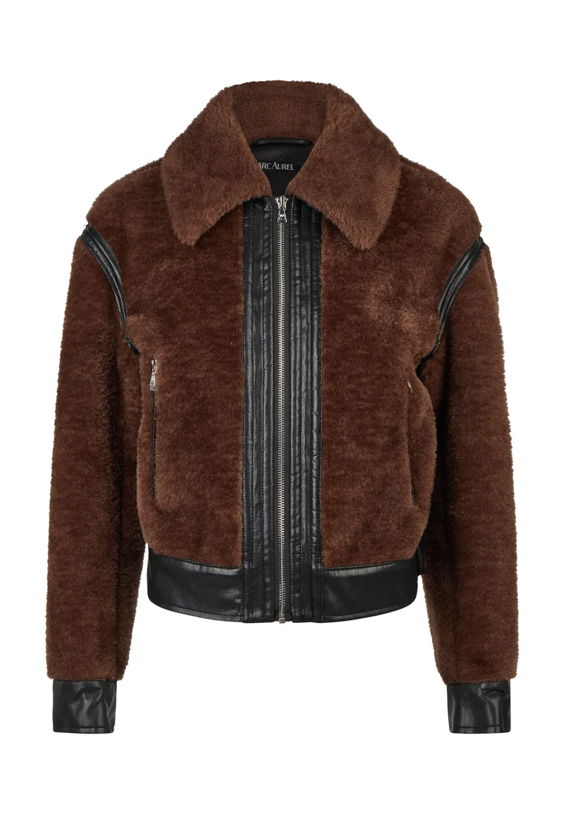 Manteau court à détails contrastants