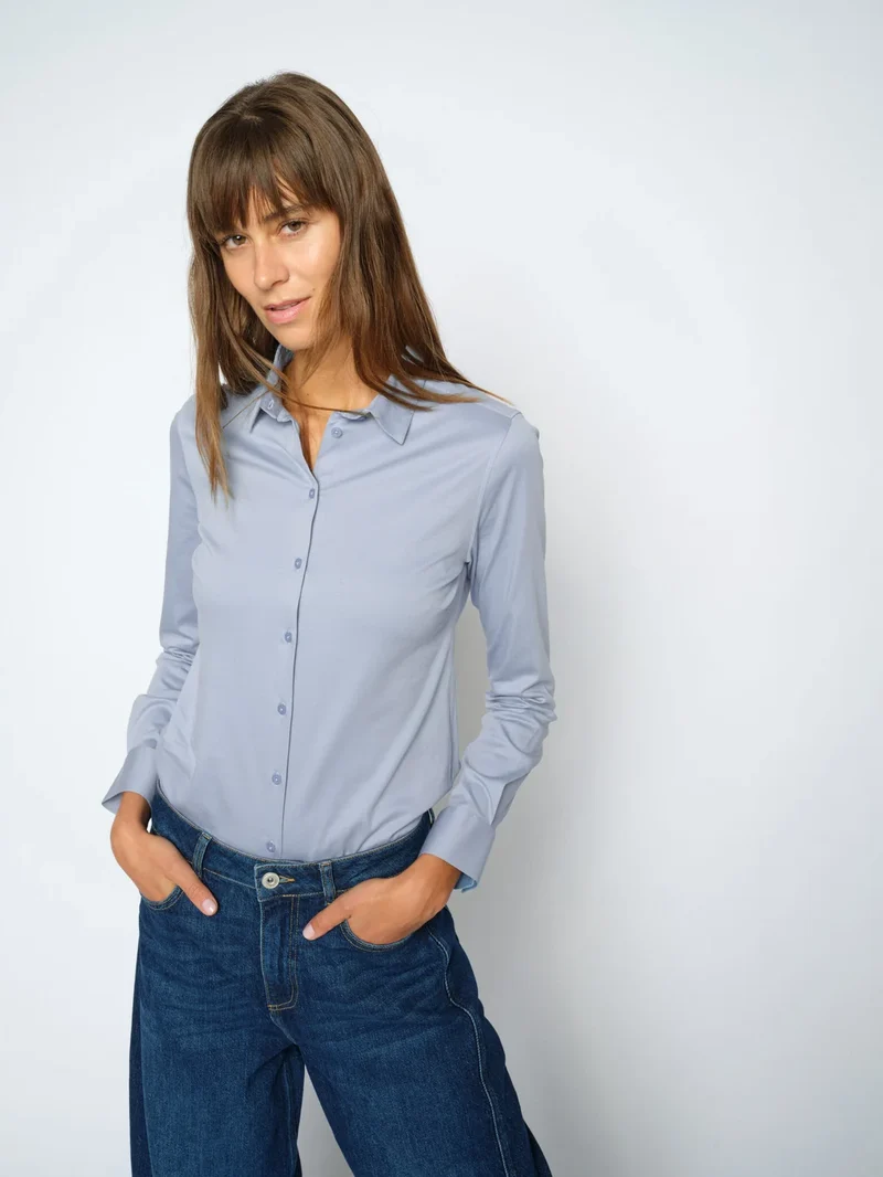 Chemise ajustée classique Tina