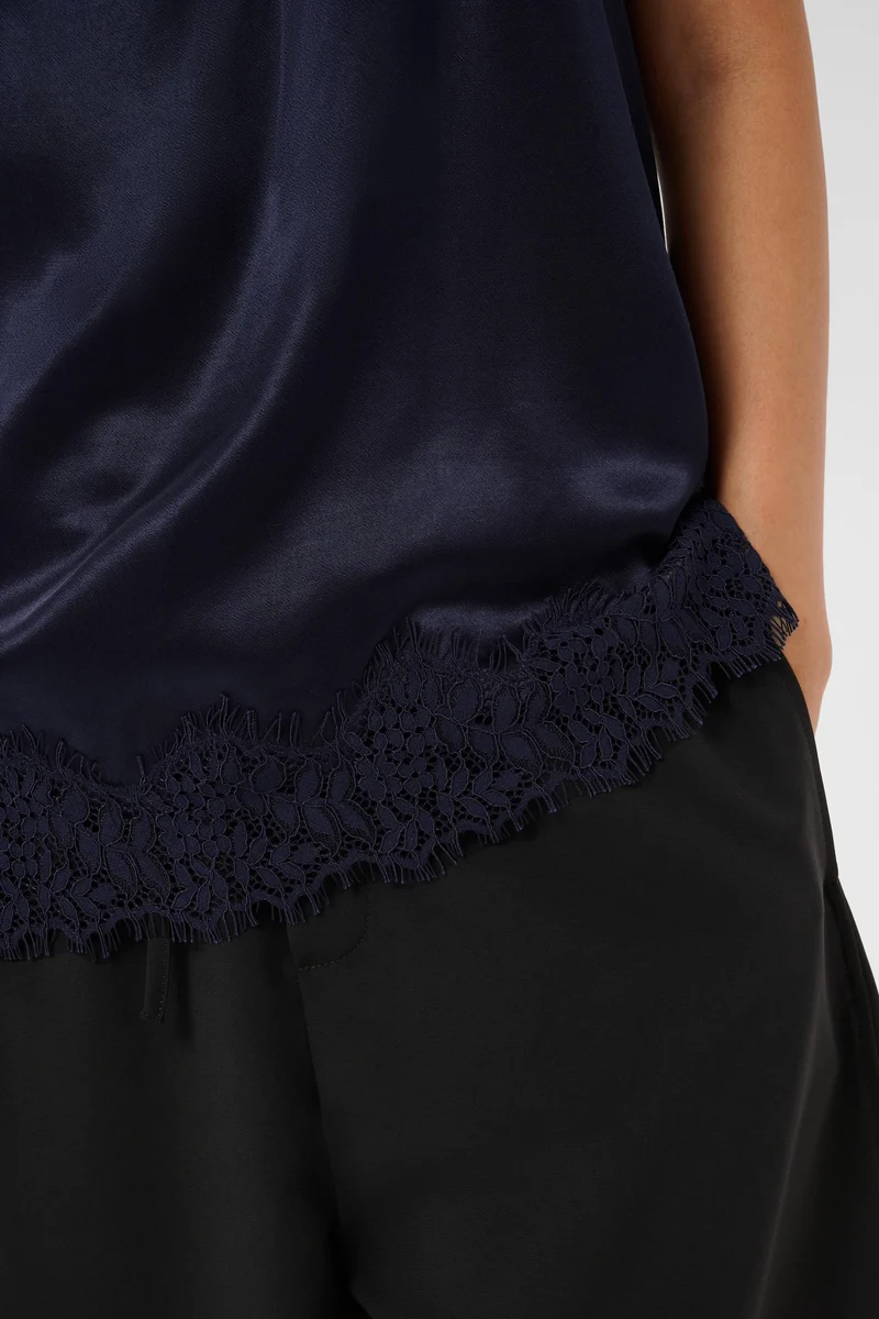 Camisole satinée bordure dentelle Delenn