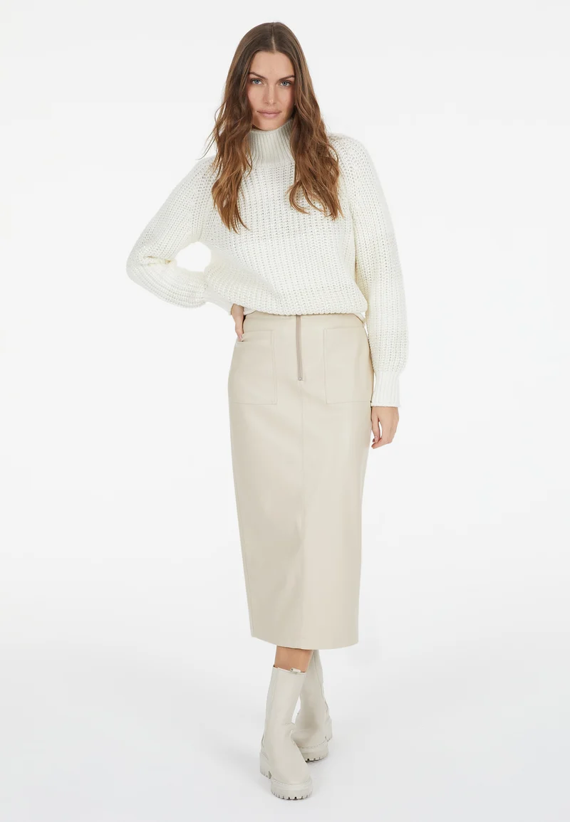 Jupe midi en faux cuir avec poches plaquées
